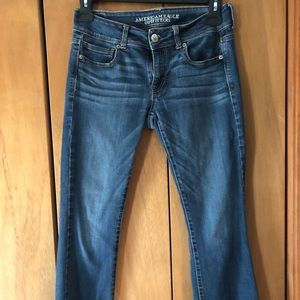 American Eagle size 6 kick boot jeans